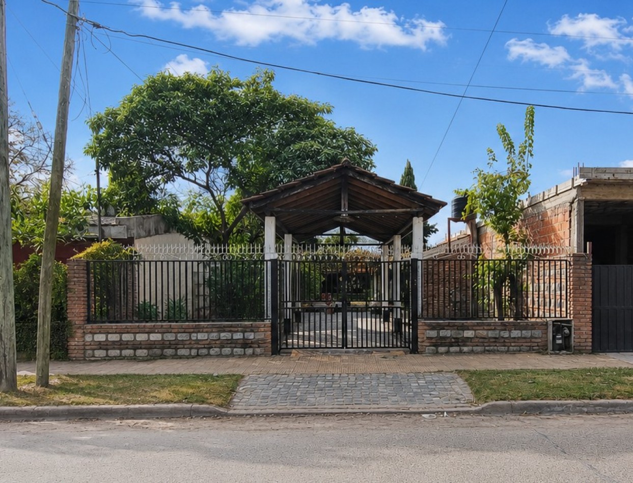 Casa venta lote 10 x 40 Paso del rey