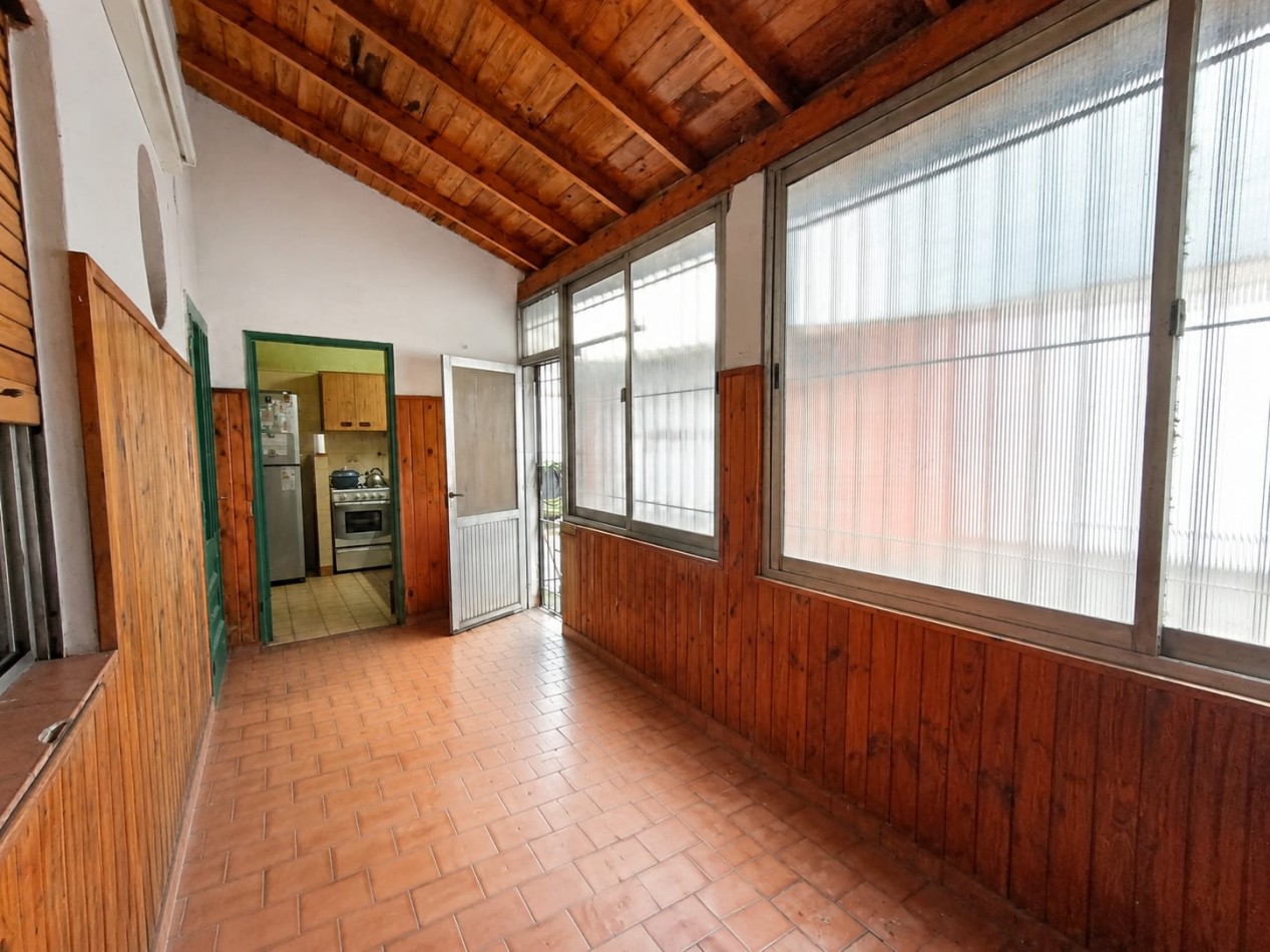 Venta Casa 4 amb Moron APTO CREDITO