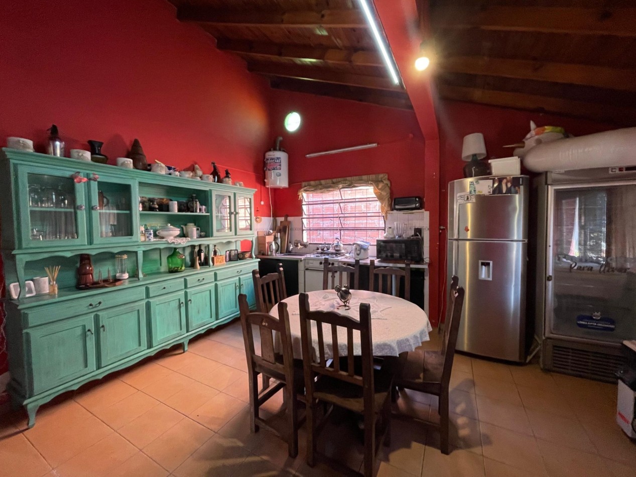 Casa 3 ambientes con amplio terreno, galeria y parrilla en Paso del Rey