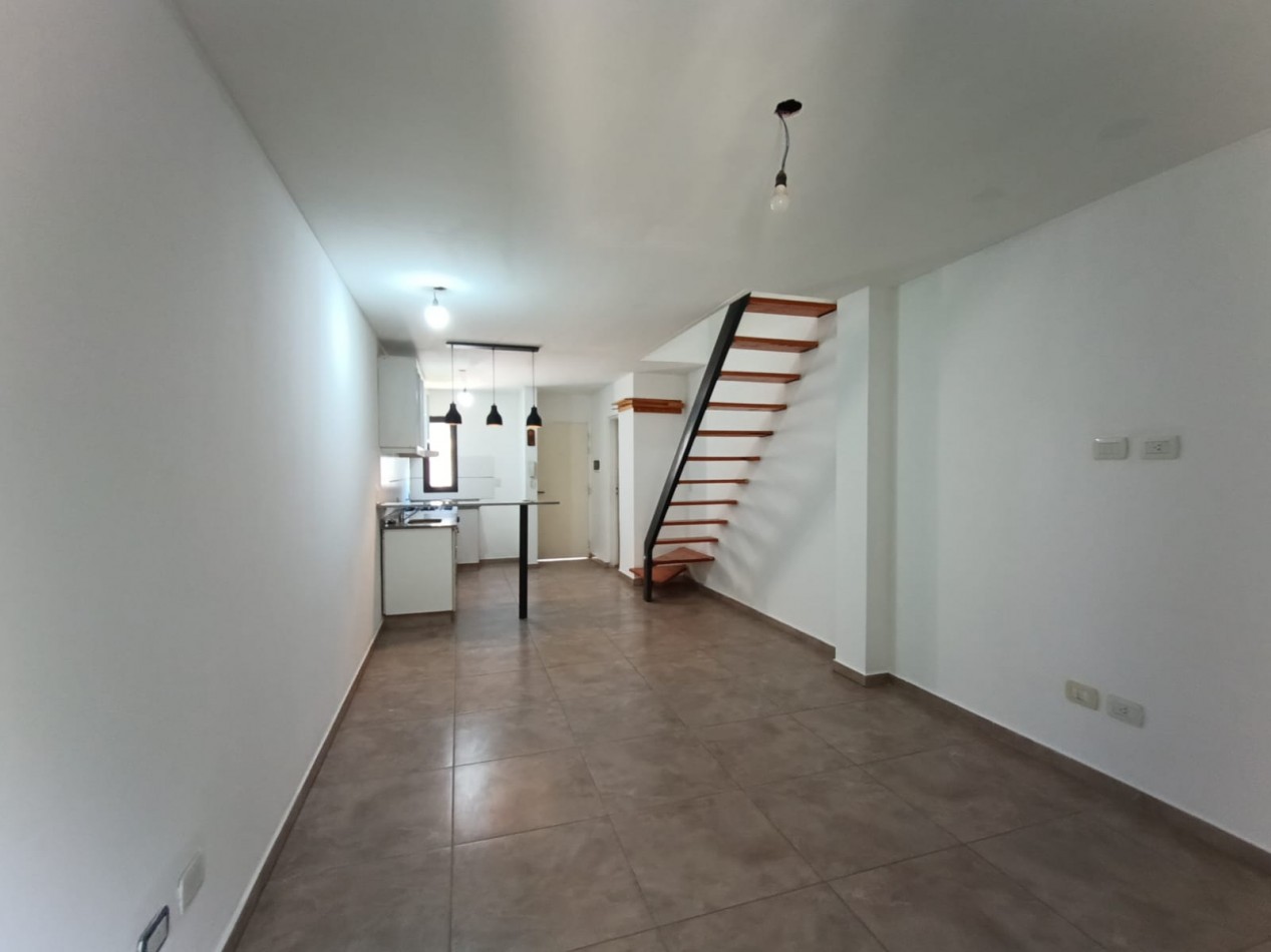 Alquiler Duplex 3 ambientes Udaondo c/ cochera