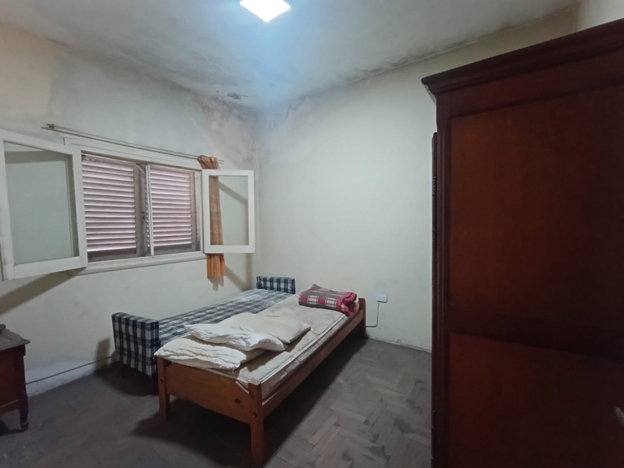 Venta casa 3 ambientes Castelar A RECICLAR 10 x 38mts APTO CREDITO