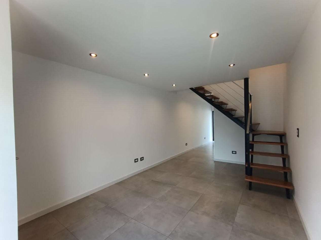 Venta duplex 3 ambientes Ituzaingo Norte en complejo