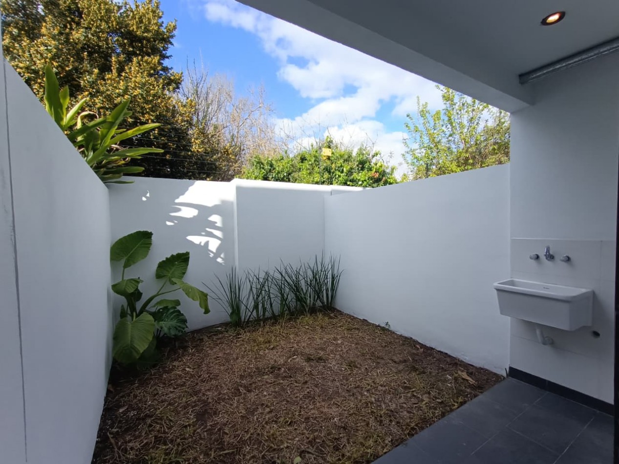 Venta duplex 3 ambientes Ituzaingo Norte en complejo