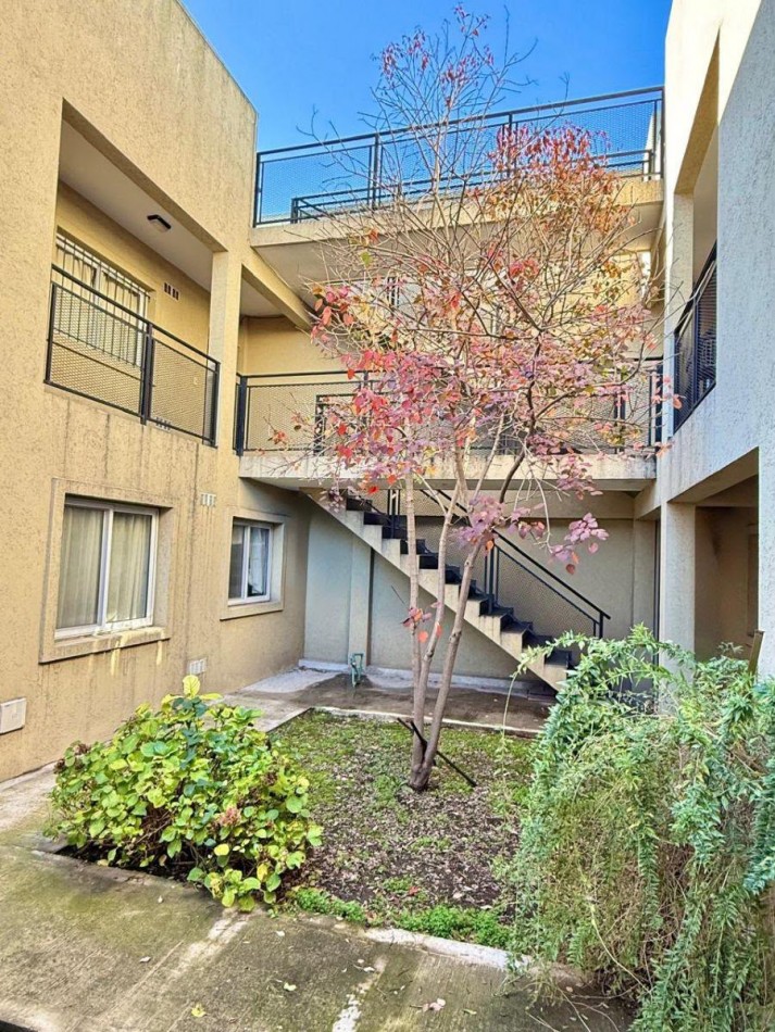 Venta departamento 3 ambientes Castelar norte