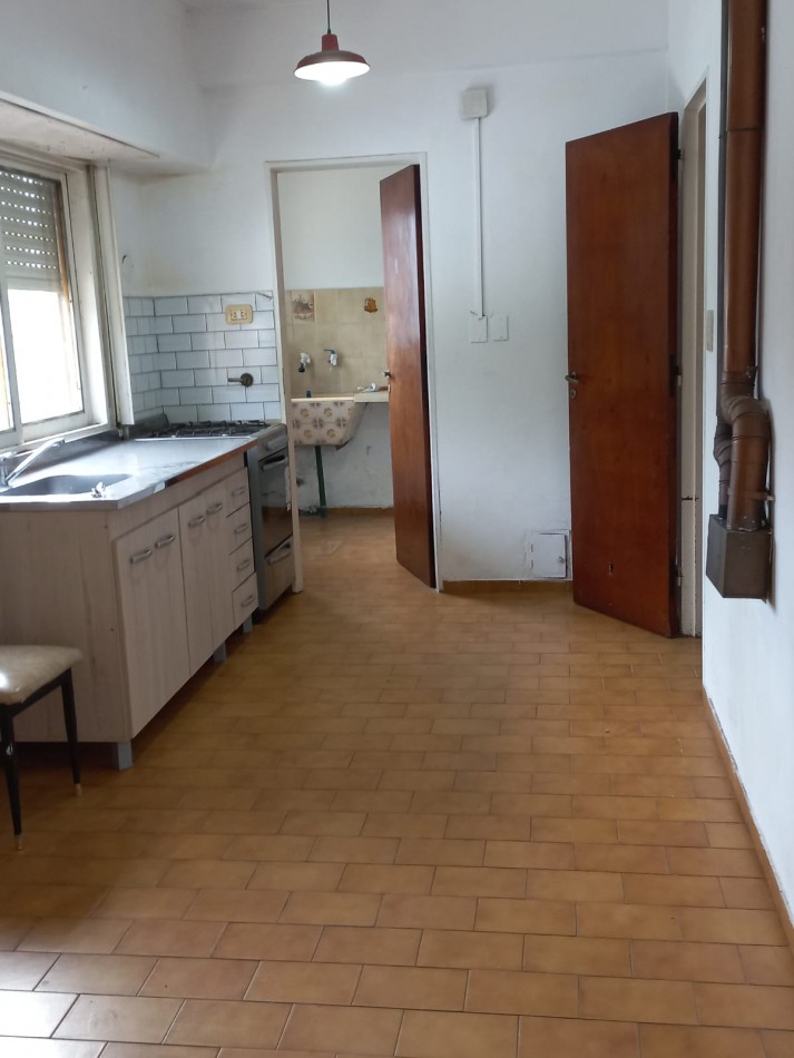 Venta Casa 3 ambientes + local Merlo centro