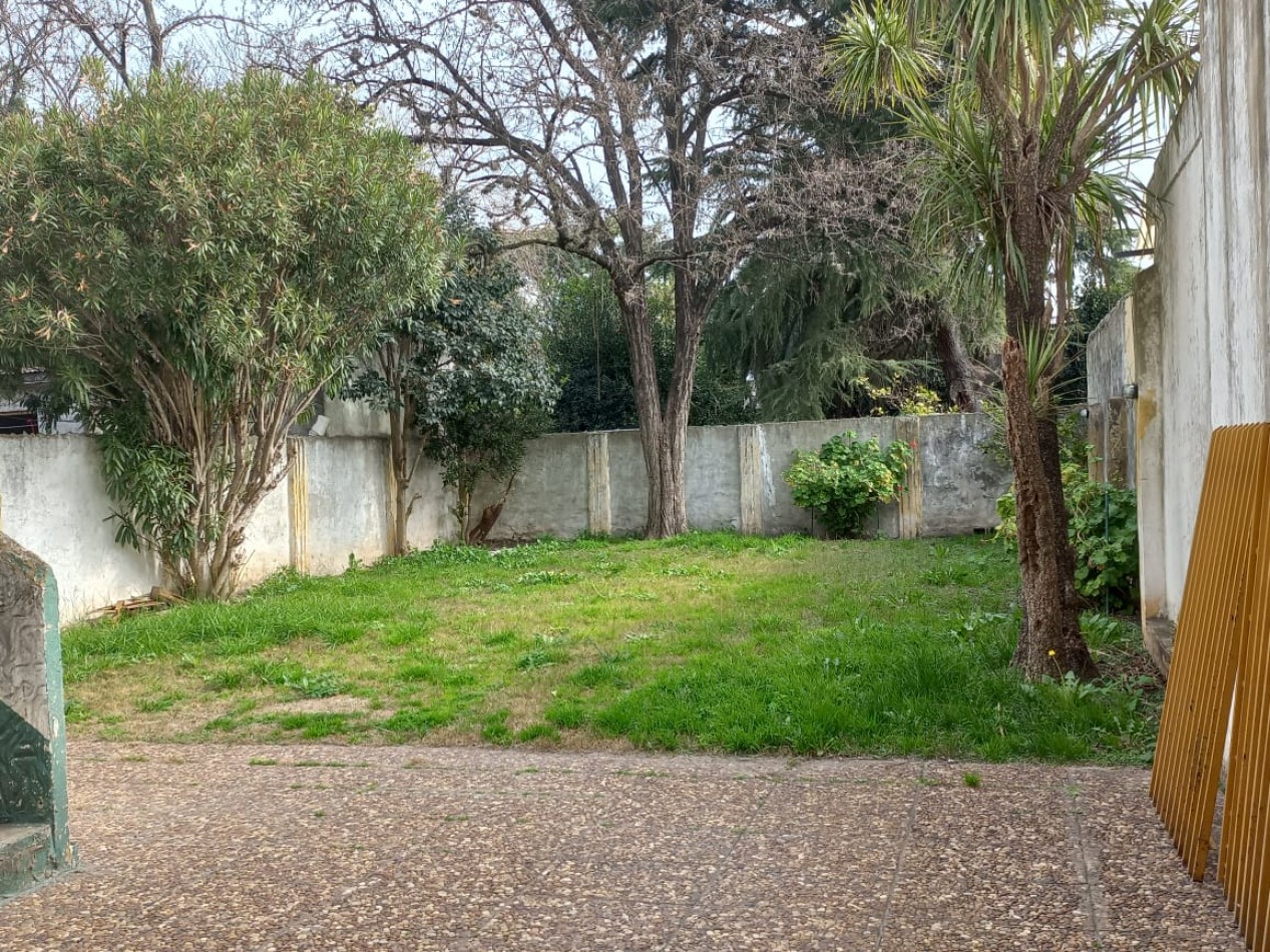 Venta Casa 3 ambientes + local Merlo centro
